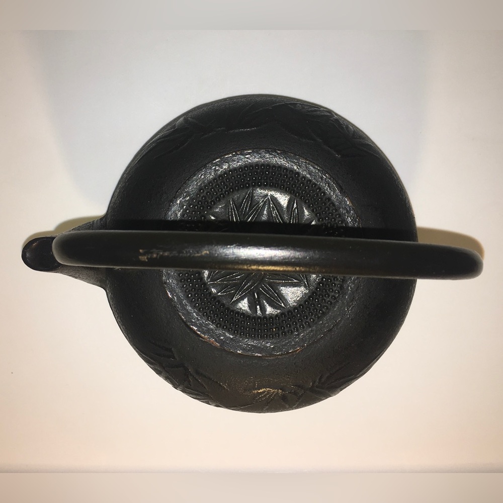 Cast Iron Japanese Tetsu Kyushu Tea Pot - Picture 5 of 12